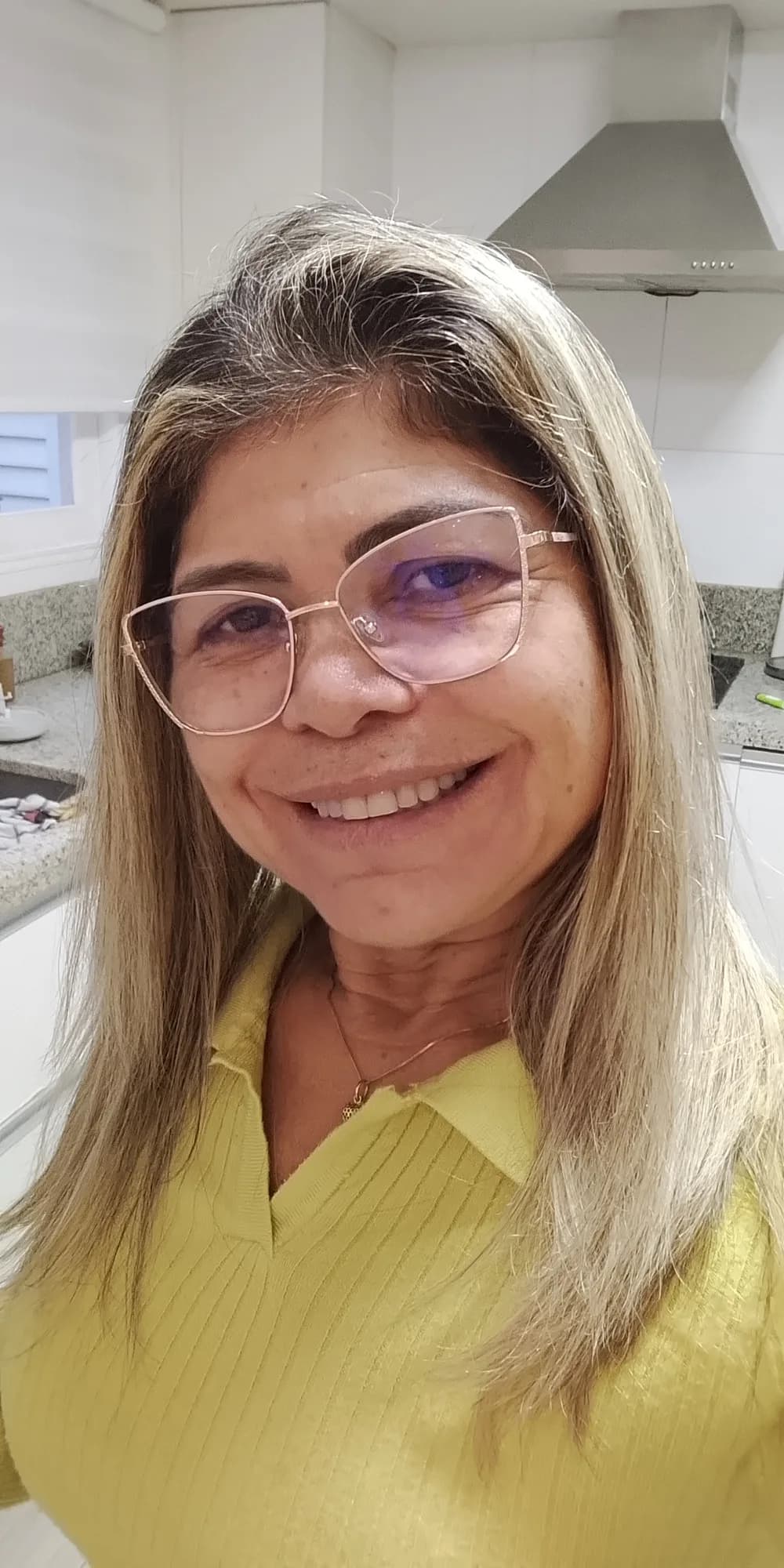 Tecnica De Enfermagem E Cuidadoura De Idoso